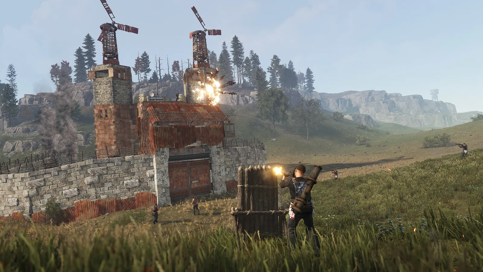 Eine Steinbasis in Rust wird von außen angegriffen